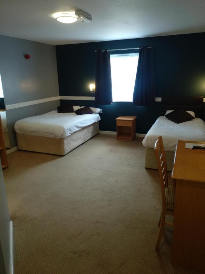 Hotel The Rowbarge Woking Exterior foto